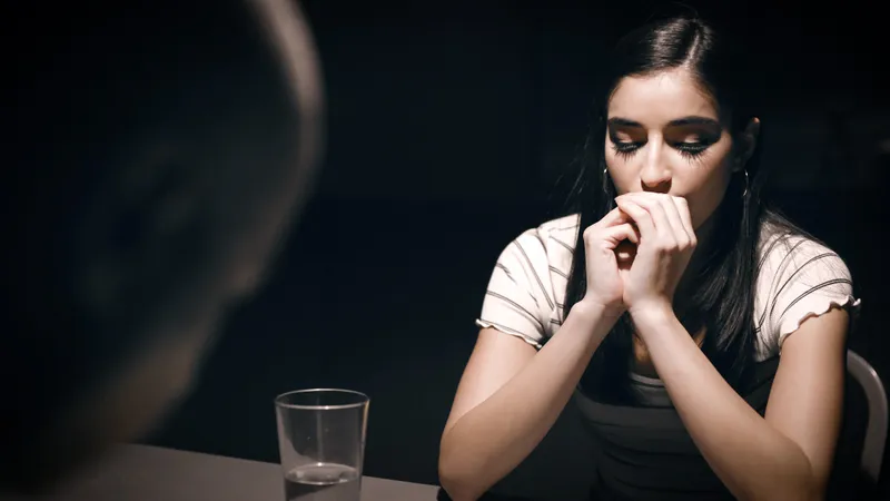 哥哥抚慰她用的是肉棒