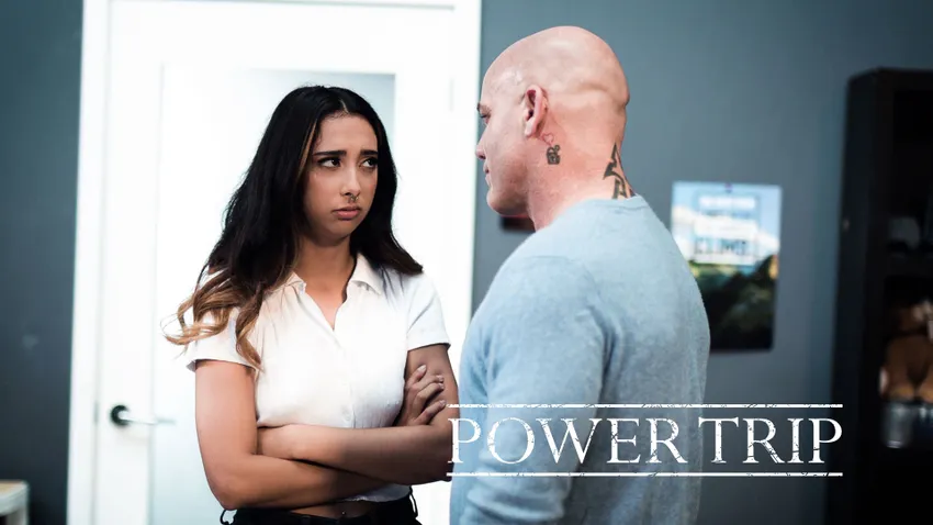 全家人轮流骑乘年轻继兄