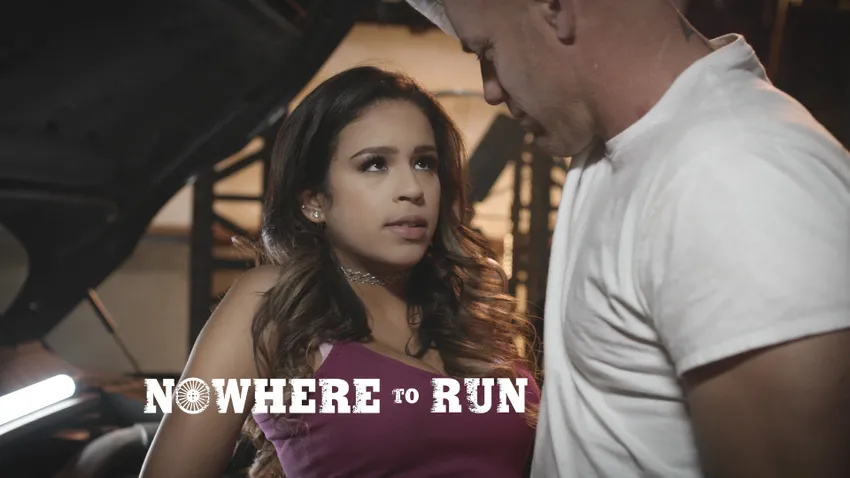 小妞车坏了被大哥玩了个爽